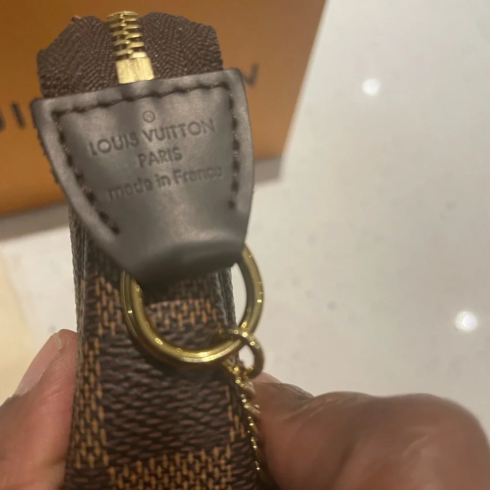 Mini pochette in Damier Ebene - Picture 7 of 9